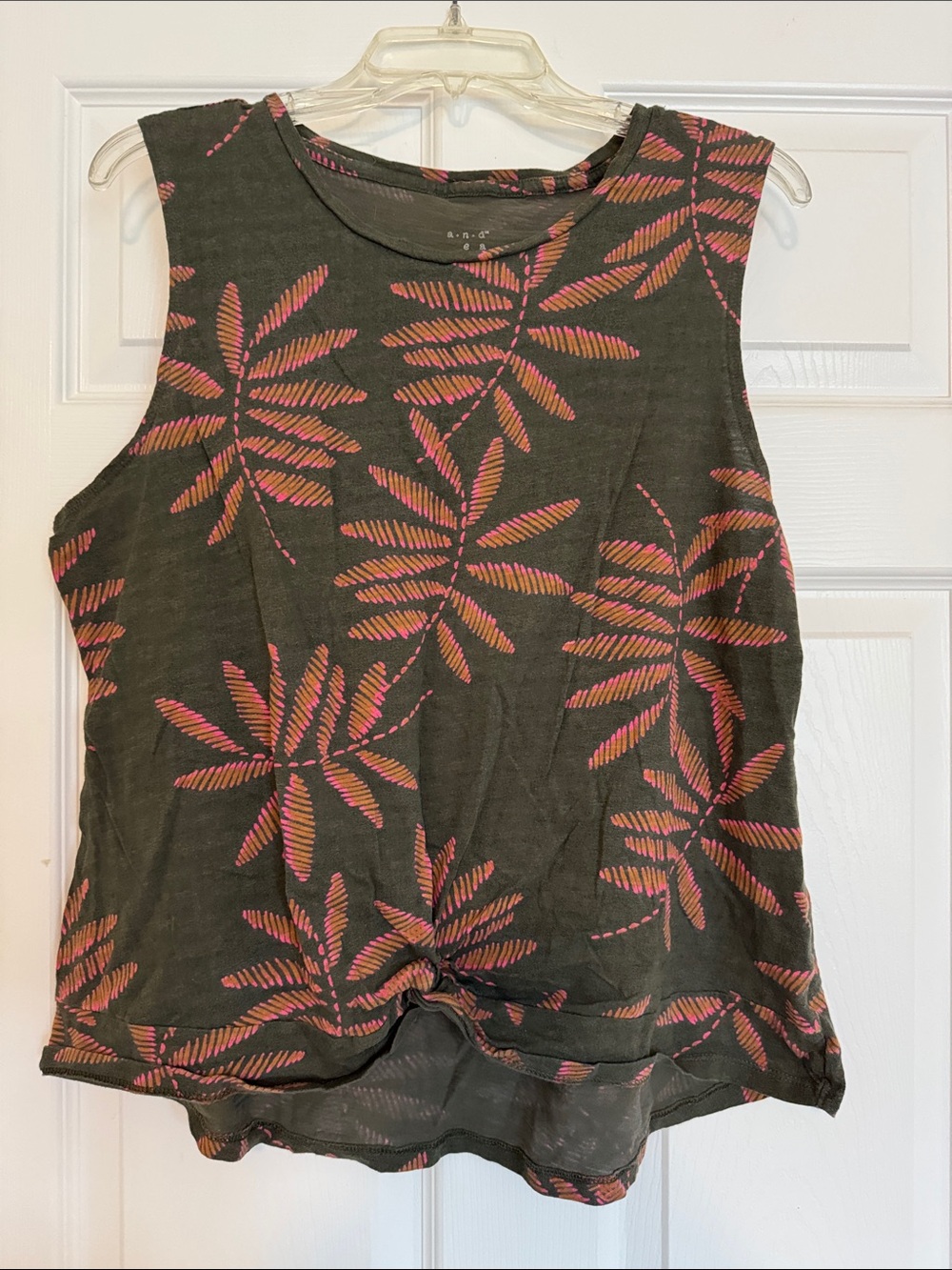Sleeveless Olive & Pink Leaf Print Tank Top Summer Beach Vacation Casual